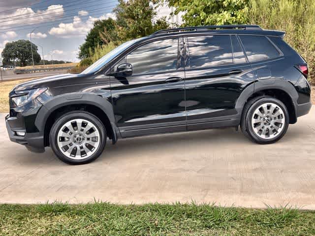 Certified 2024 Honda Passport Black Edition image 4