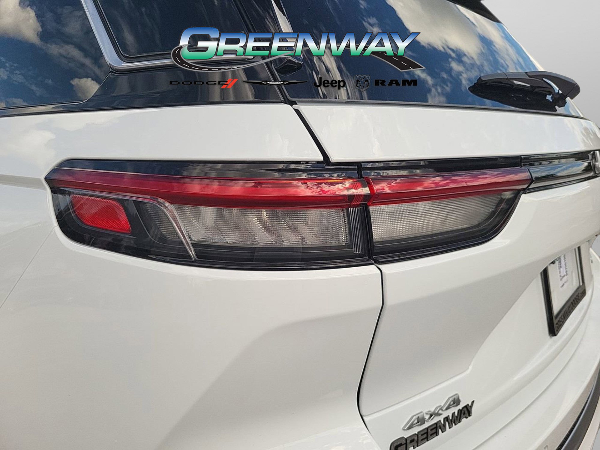 Used 2025 Jeep Grand Cherokee Summit image 6