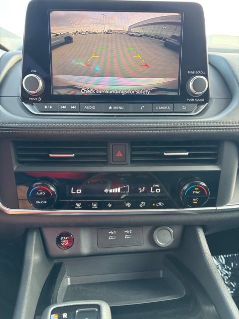 Used 2025 Nissan Rogue SV AWD/4WD image 10