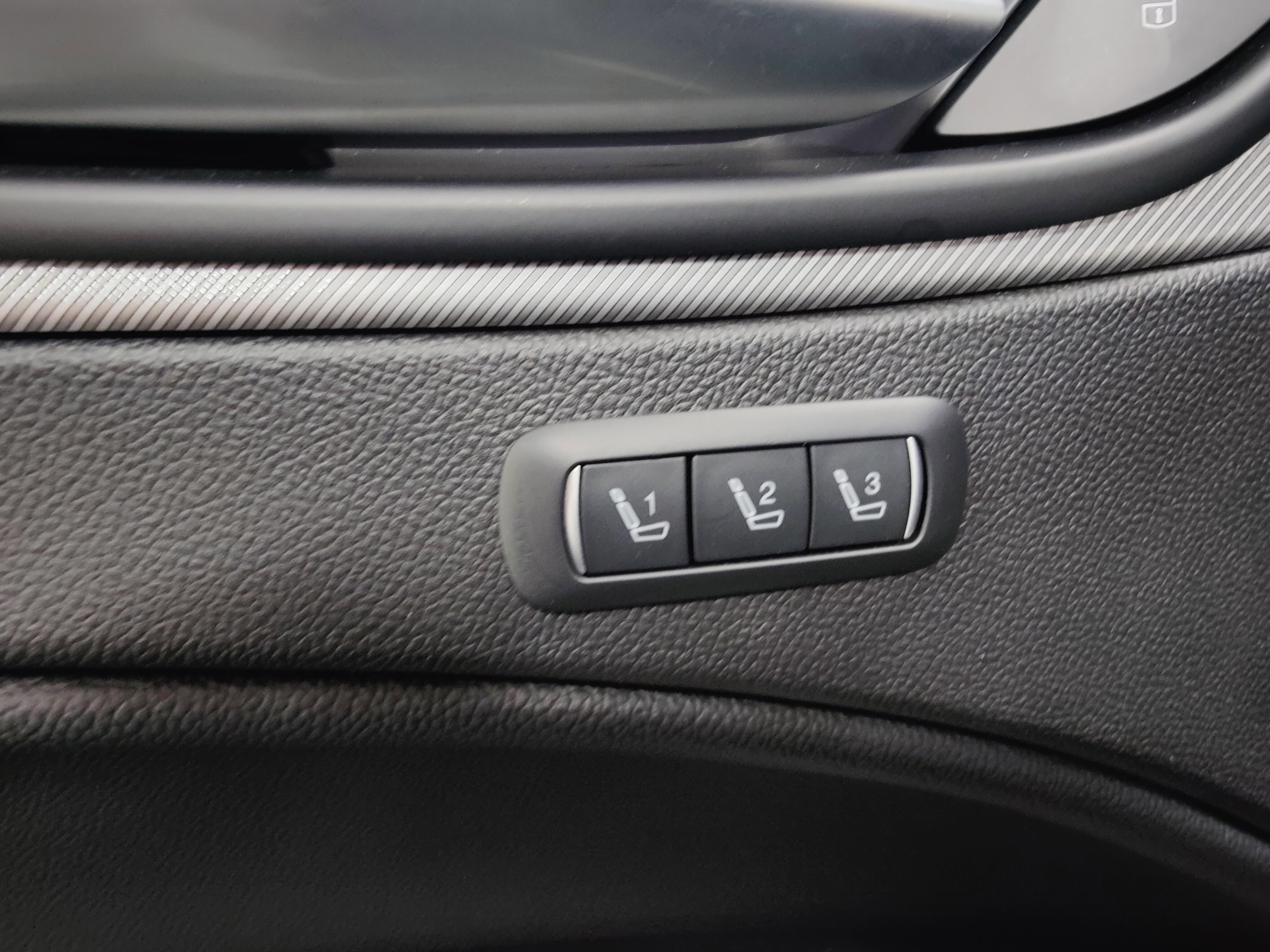 New 2025 Alfa Romeo Stelvio Sprint image 13