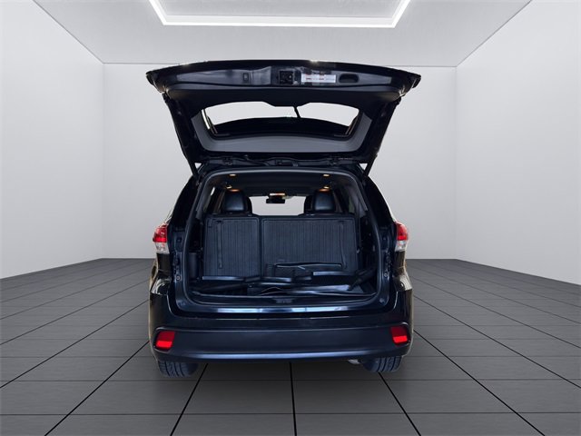 Used 2019 Toyota Highlander SE image 20