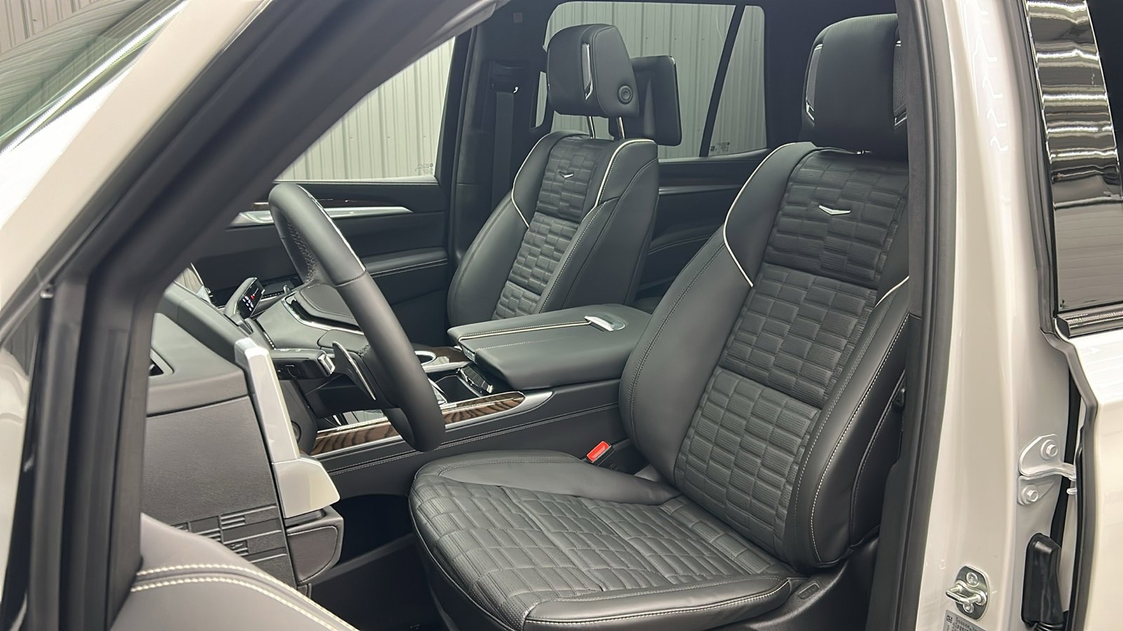 Used 2025 Cadillac Escalade Sport Platinum image 30