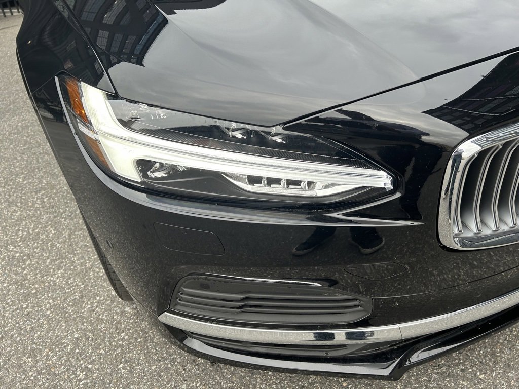 Certified 2025 Volvo S90 T8 Plus image 5