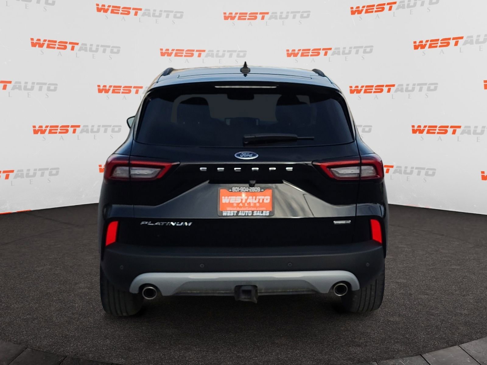 Used 2023 Ford Escape Platinum w/ Premium Technology Package image 4