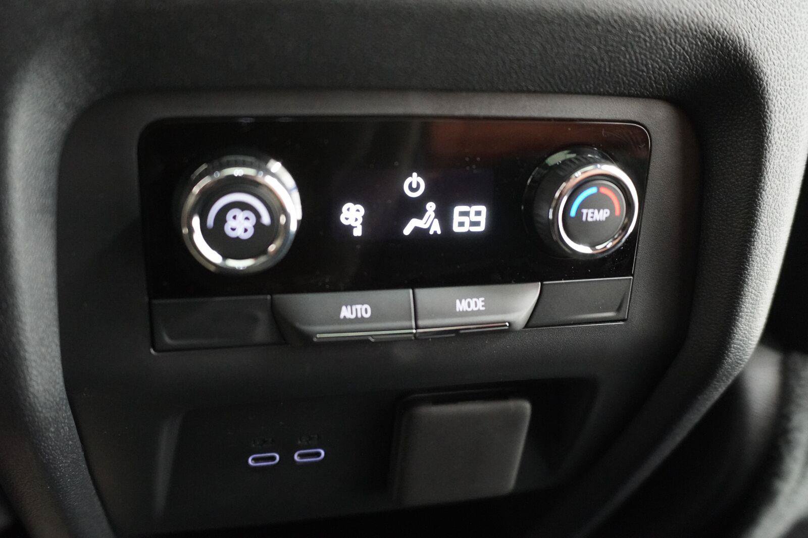 New 2027 Chevrolet Traverse Z71 w/ Enhanced Driving Package AWD/4WD image 32