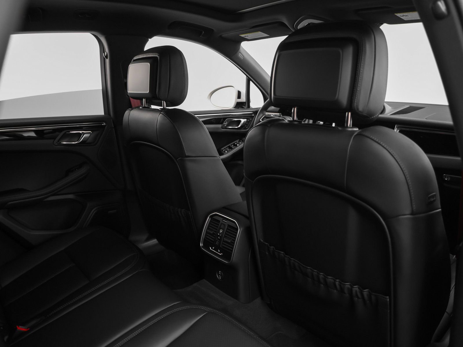 New 2026 Porsche Macan image 26