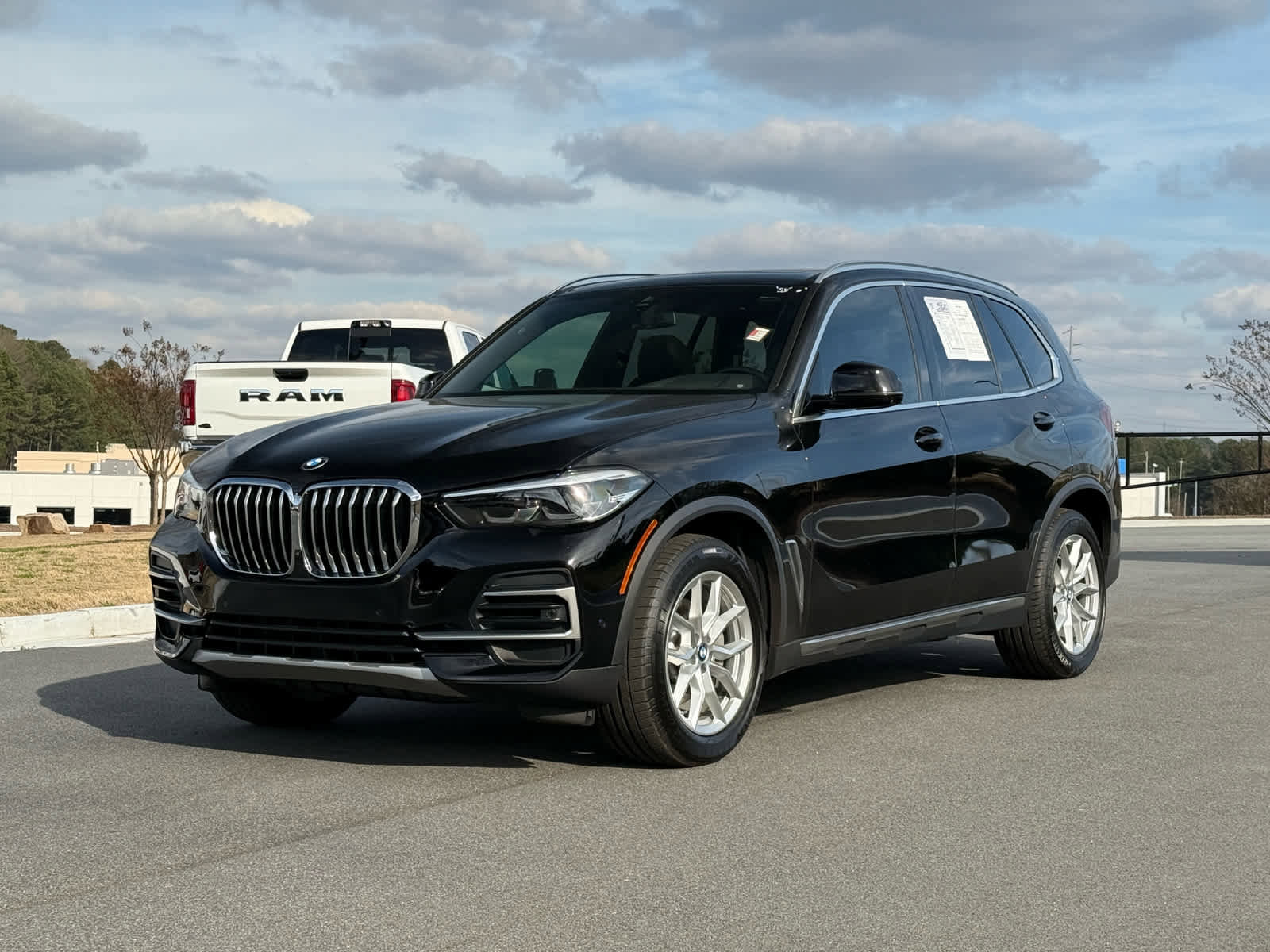 Used 2023 BMW X5 xDrive40i w/ Premium Package image 1