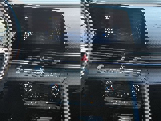 Used 2021 Hyundai Elantra Limited image 16