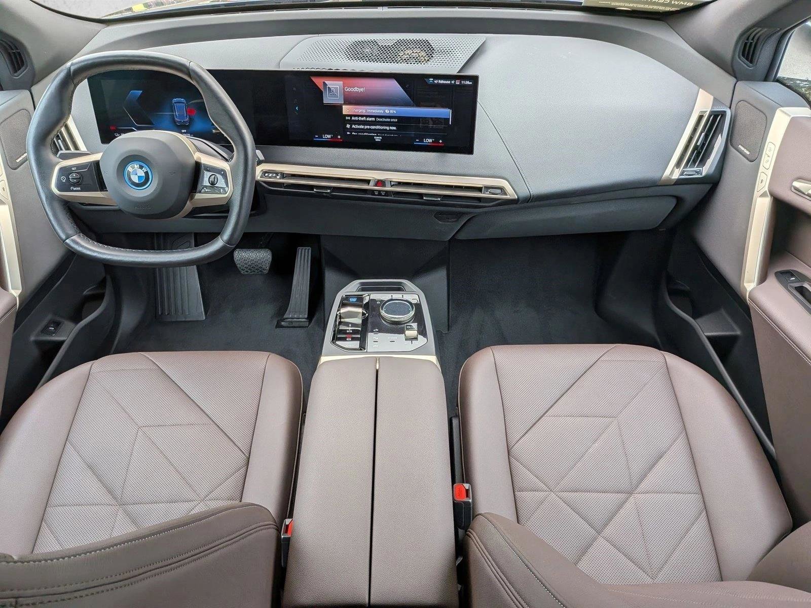 Certified 2022 BMW iX xDrive50 w/ Sport Package AWD/4WD image 18