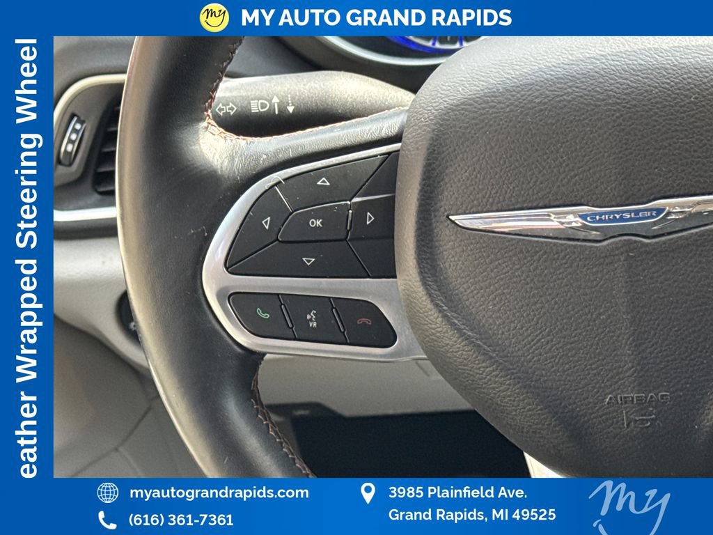 Used 2020 Chrysler Pacifica Touring w/ Cold Weather Group FWD image 15