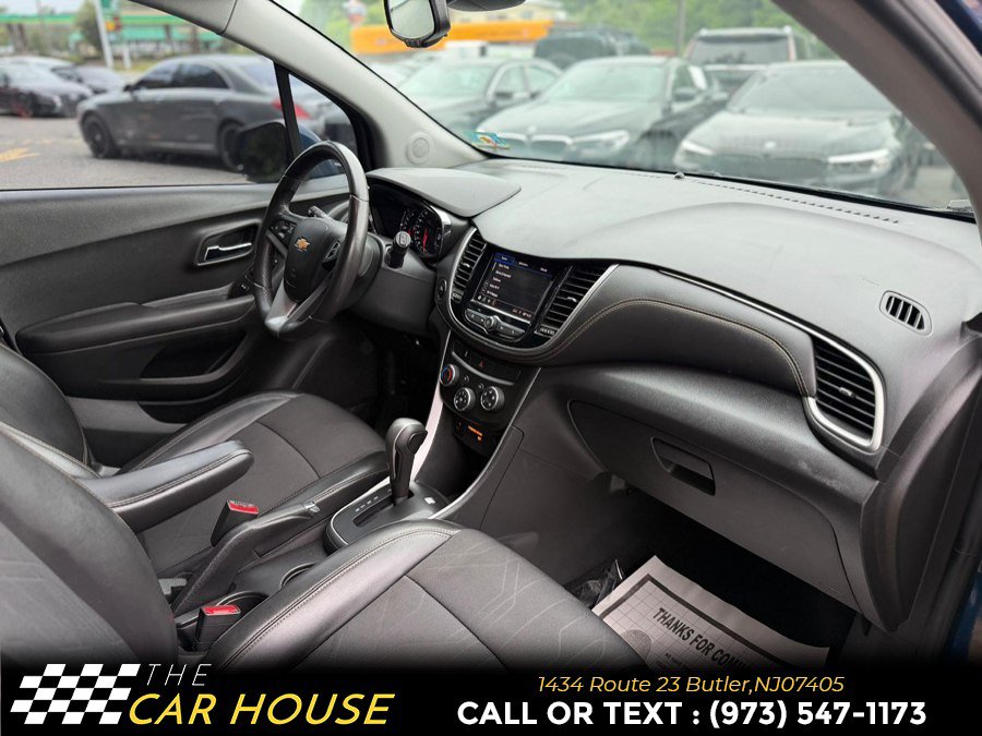 Used 2020 Chevrolet Trax LT w/ Driver Confidence Package AWD/4WD image 20