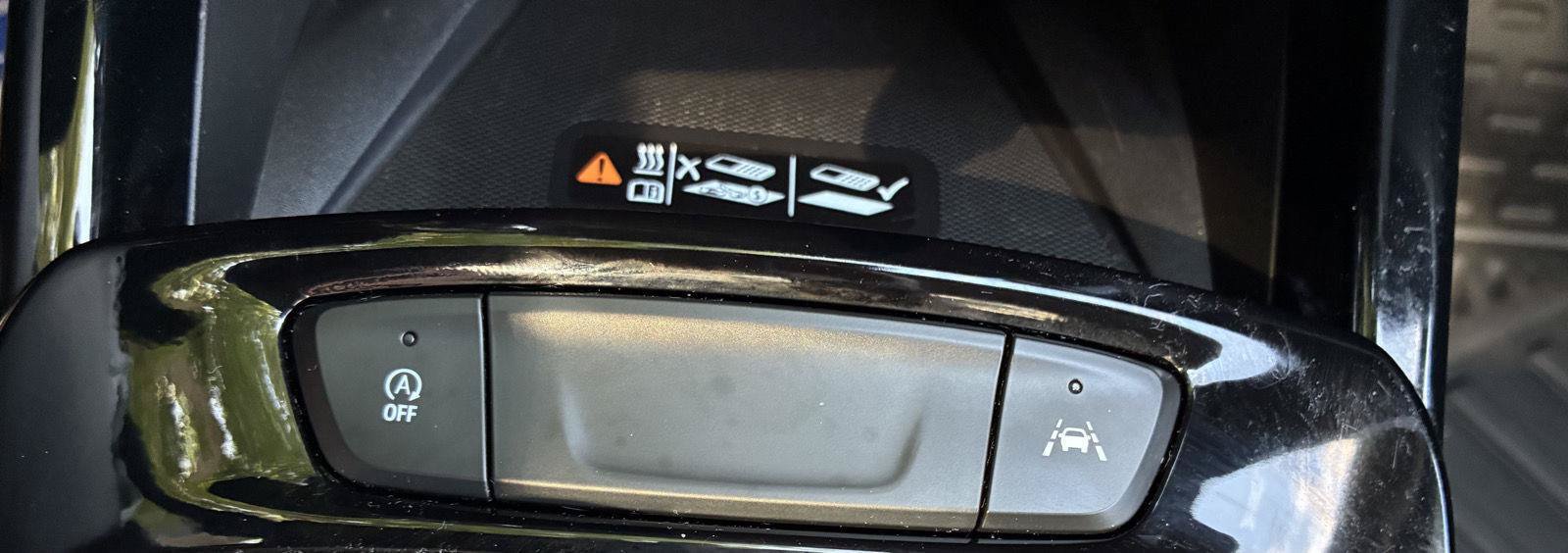Used 2025 Chevrolet Trax ACTIV w/ Sunroof Package FWD image 29
