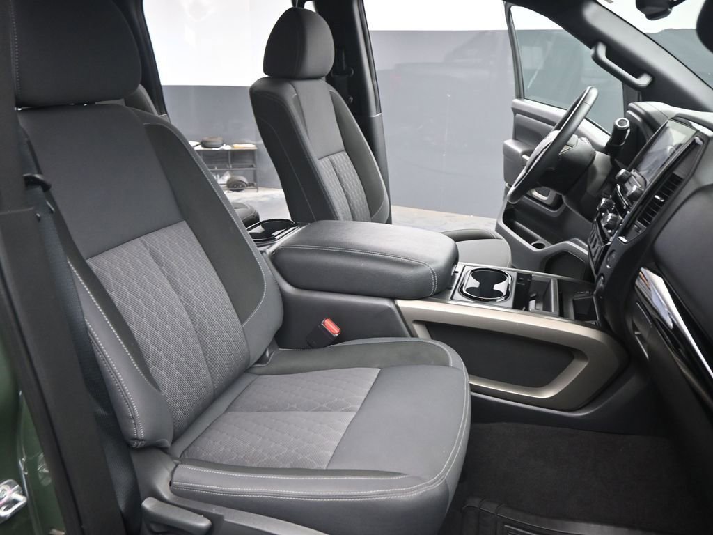 Used 2024 Nissan Titan SV w/ SV Bronze Edition Package image 22