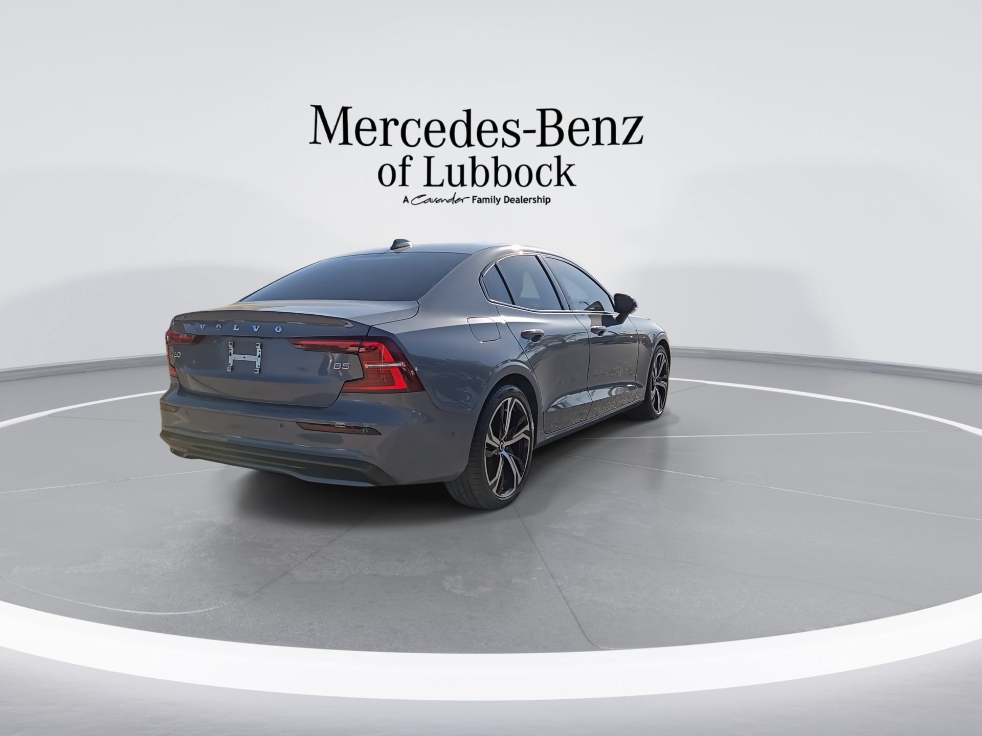 Used 2024 Volvo S60 B5 Plus FWD image 8