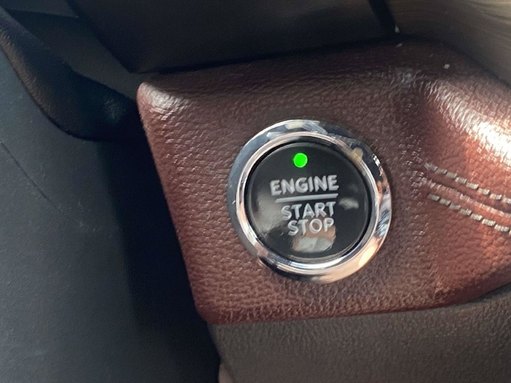 Used 2022 Ford Expedition Limited AWD/4WD image 25