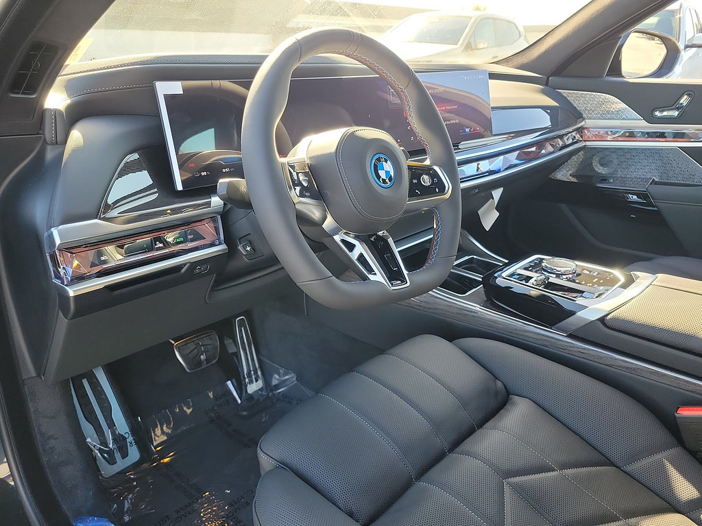 New 2026 BMW i7 M70 w/ Executive Package AWD/4WD image 19