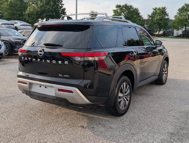 Certified 2024 Nissan Pathfinder SL AWD/4WD image 3