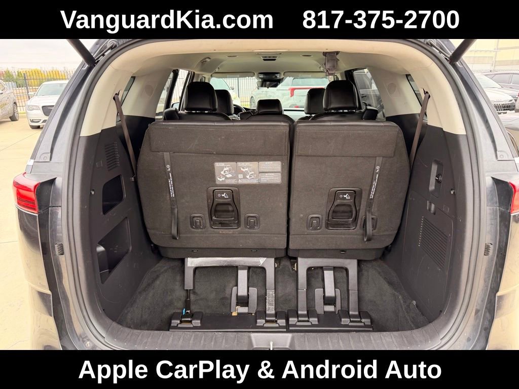 Used 2024 Kia Carnival EX image 29