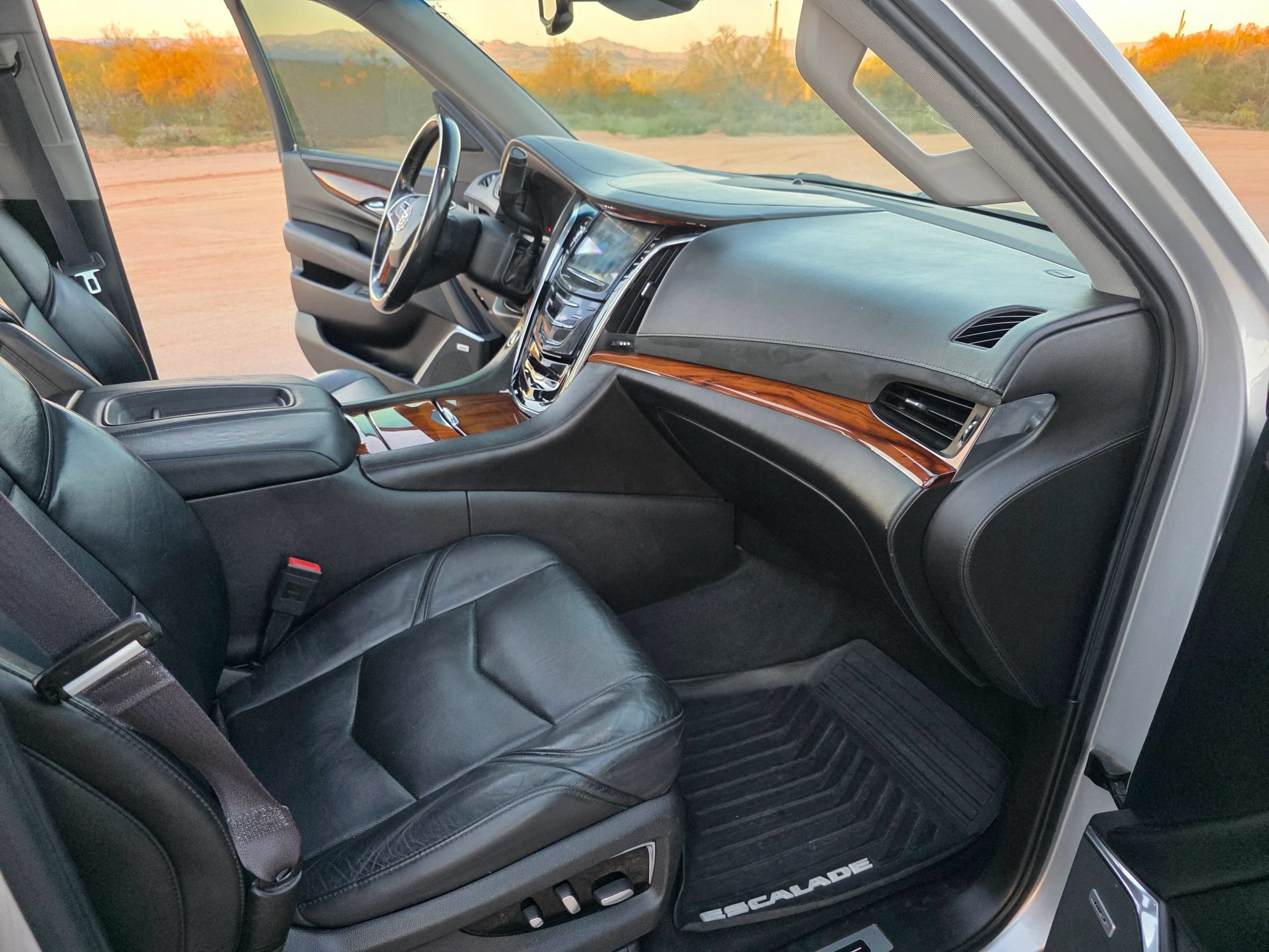 Used 2015 Cadillac Escalade Premium AWD/4WD image 15