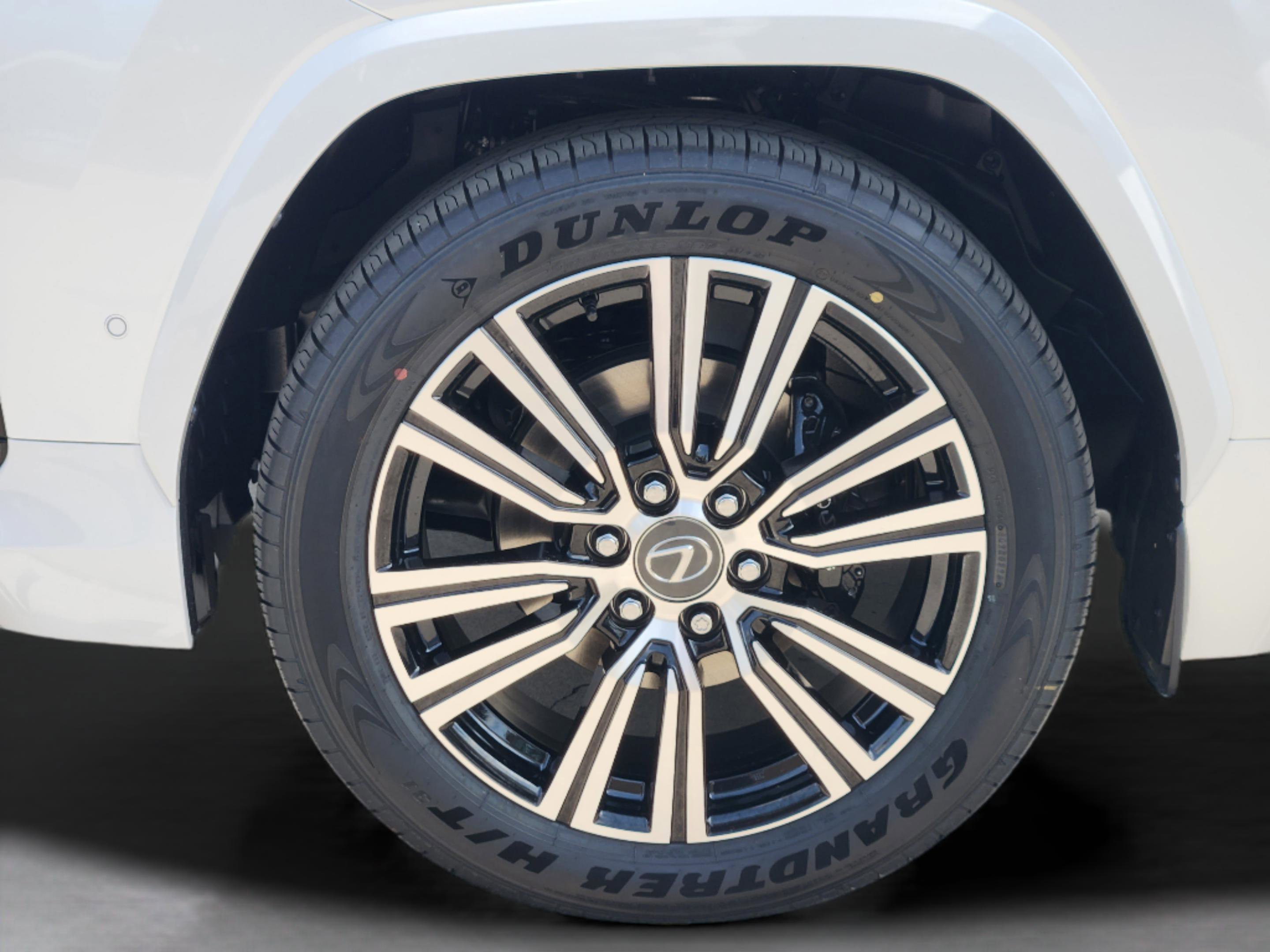 New 2026 Lexus LX 700h Luxury AWD/4WD image 6