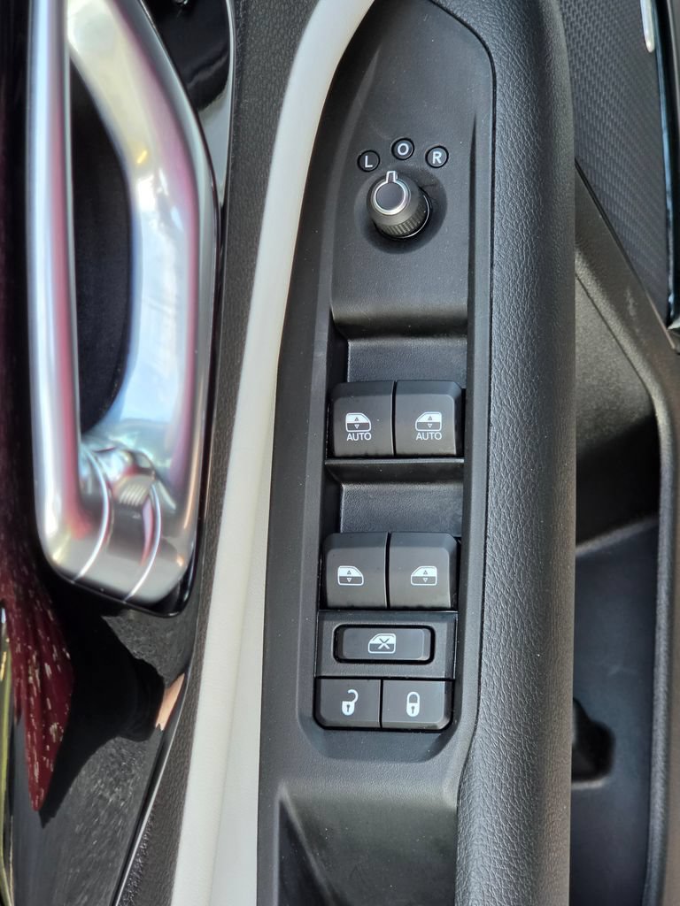Used 2024 Jeep Compass Limited w/ Elite Group AWD/4WD image 13