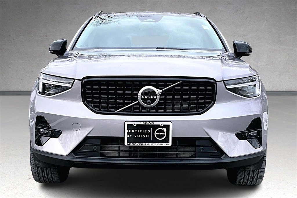 Used 2026 Volvo XC40 B5 Plus w/ Protection Package Premier image 2
