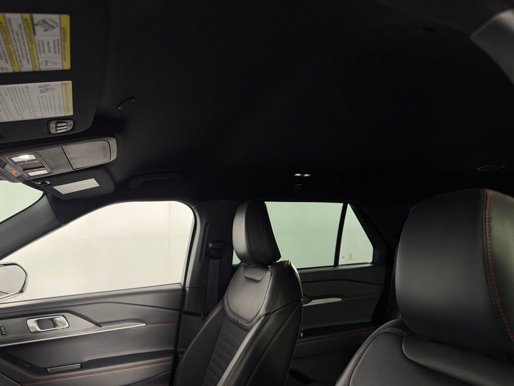 Used 2025 Ford Explorer ST-Line w/ ST-Line Street Pack image 23