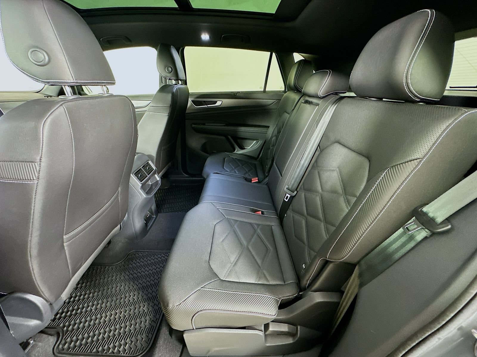 New 2026 Volkswagen Atlas Cross Sport SE AWD/4WD image 37