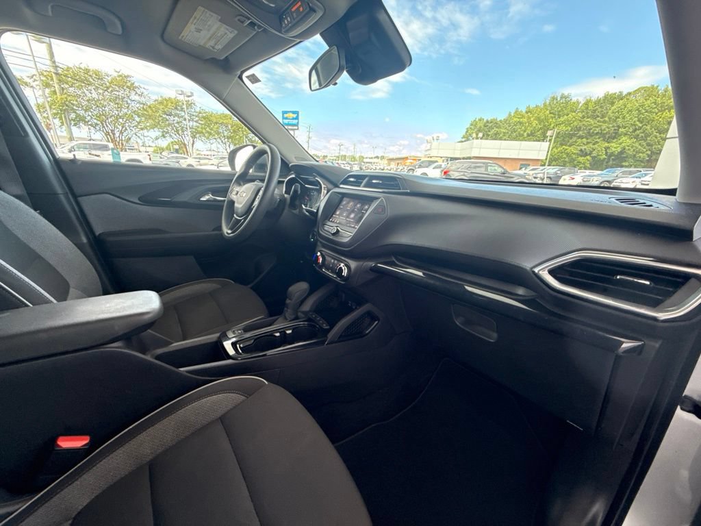 Used 2023 Chevrolet TrailBlazer LT FWD image 29