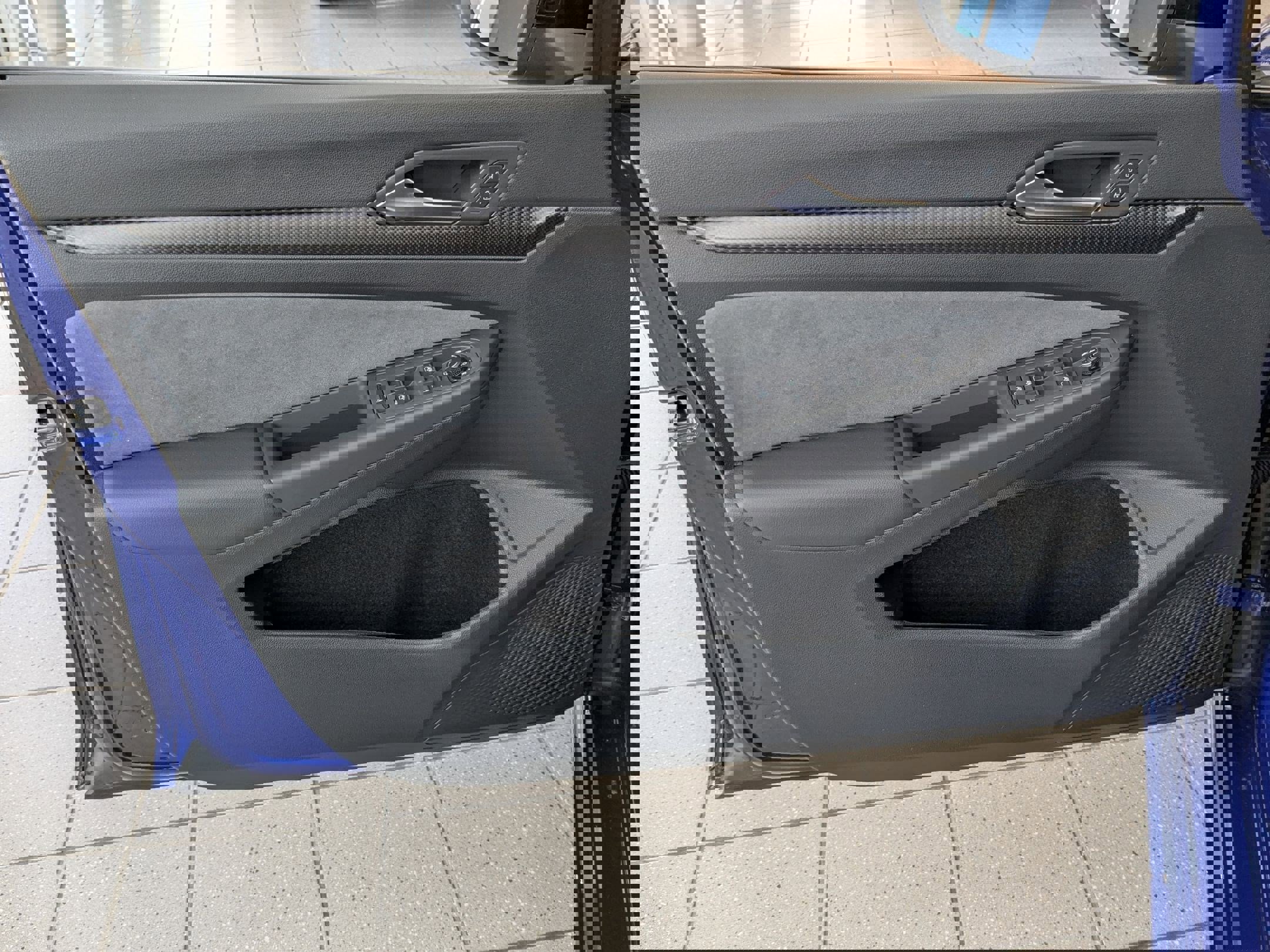 New 2025 Volkswagen Golf R Black Edition image 11