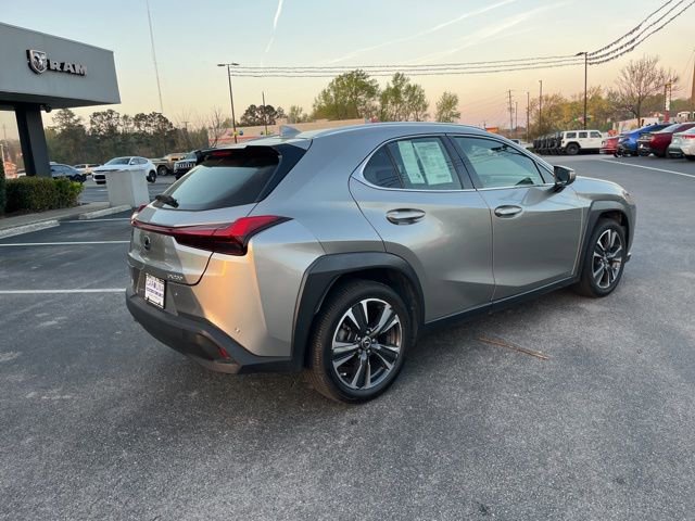 Used 2019 Lexus UX 200 w/ Premium Package image 3
