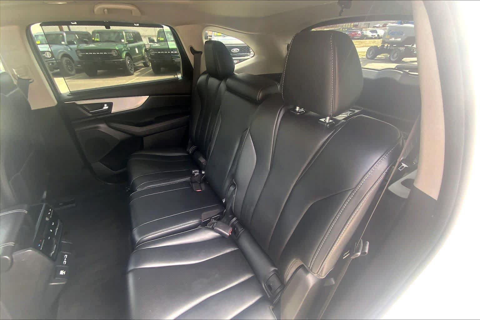 Used 2023 Acura MDX w/ Technology Package AWD/4WD image 40