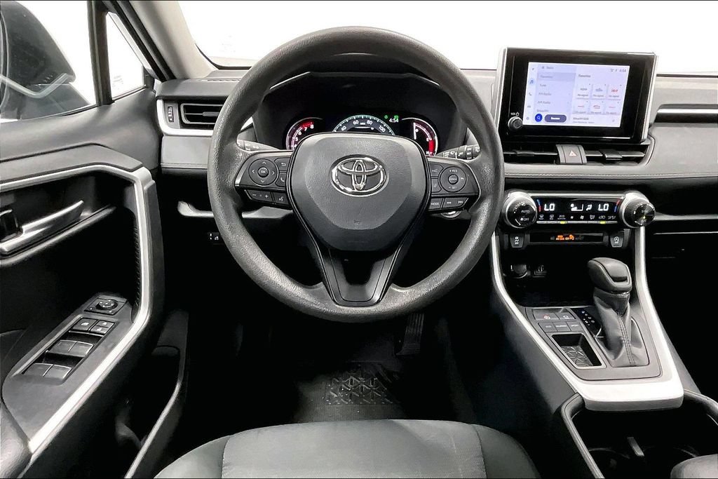 Used 2025 Toyota RAV4 XLE FWD image 6
