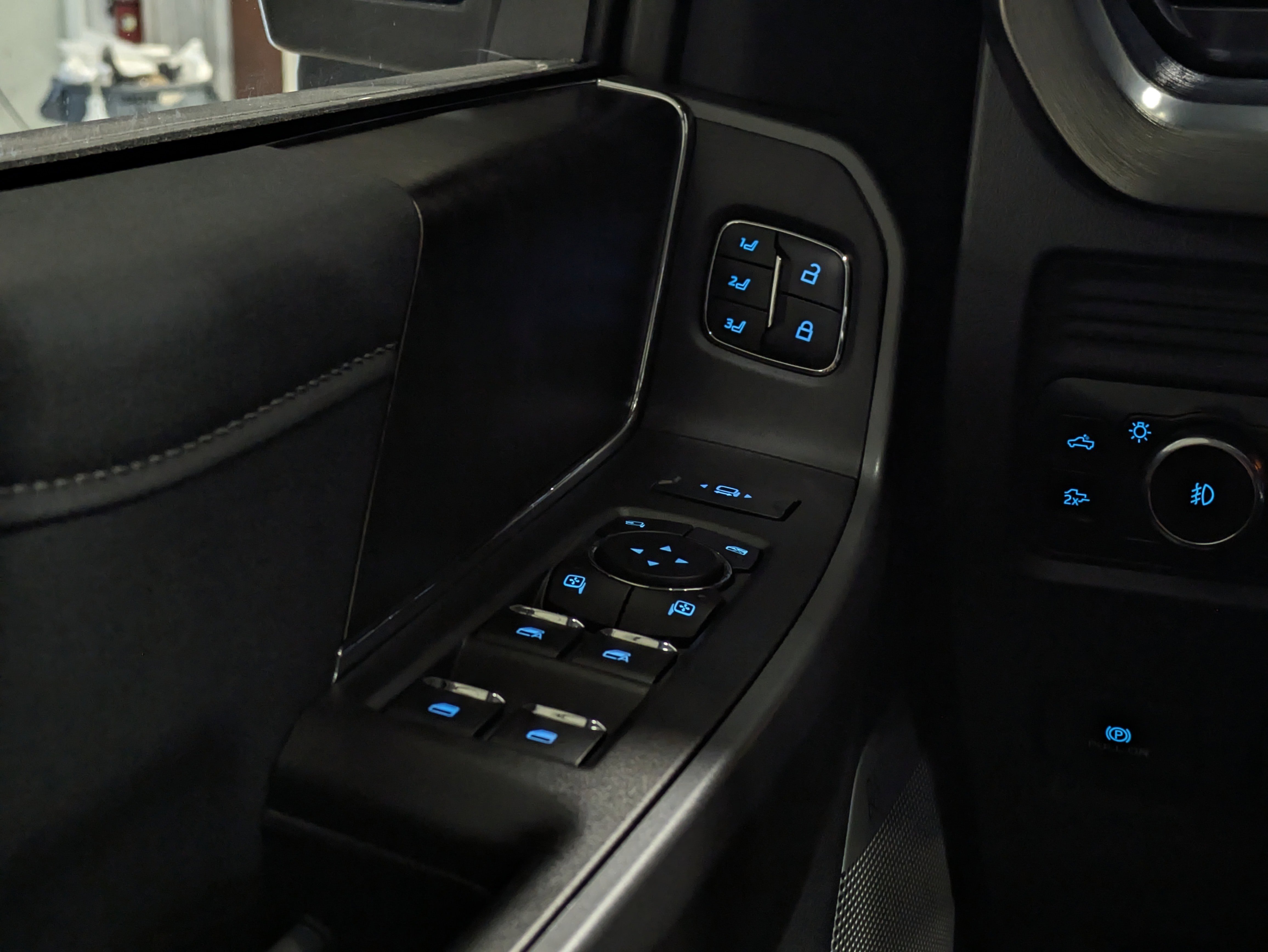 New 2025 Ford F250 Lariat w/ Lariat Ultimate Package image 42