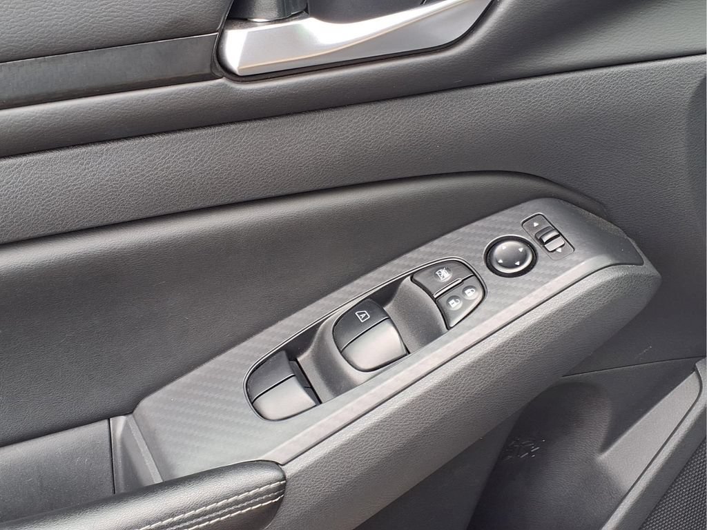 Used 2025 Nissan Altima 2.5 SV FWD image 20