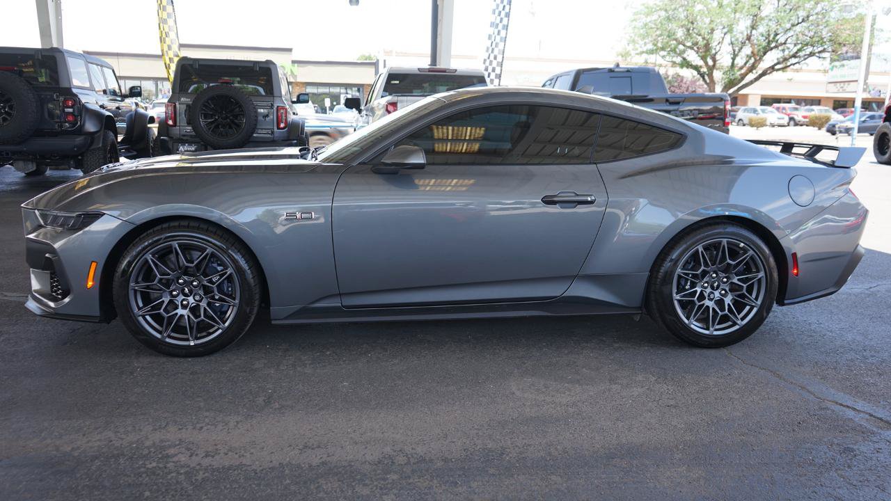 Used 2025 Ford Mustang GT Premium w/ GT Performance Package RWD image 6