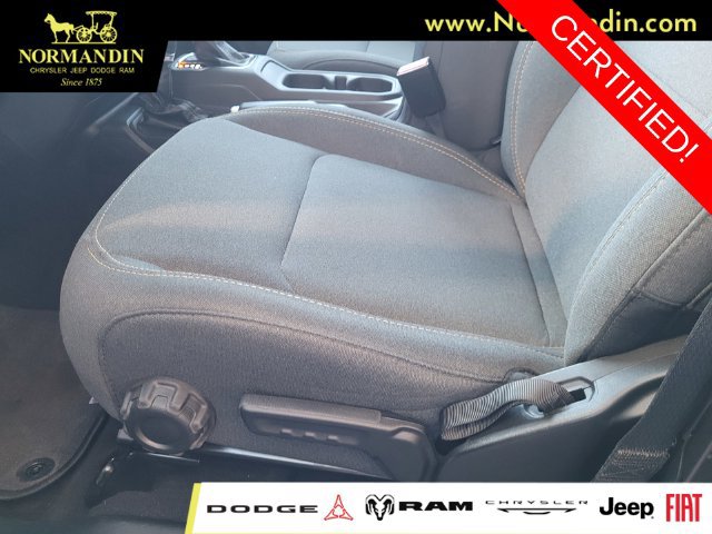Certified 2025 Jeep Wrangler Unlimited Sahara AWD/4WD image 17