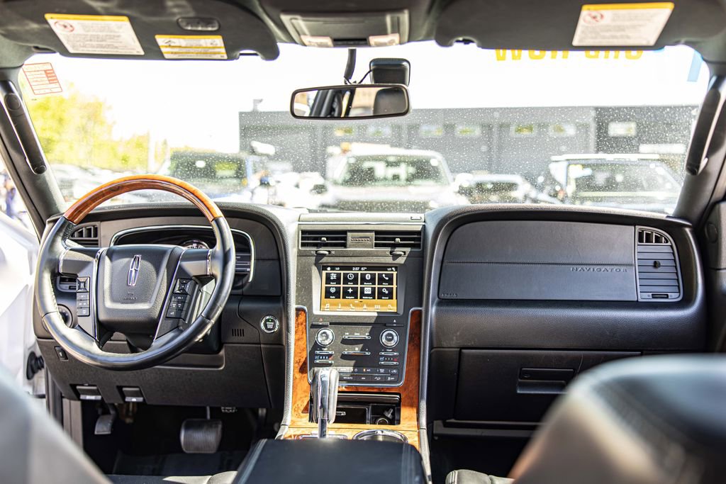 Used 2017 Lincoln Navigator L Select AWD/4WD image 37