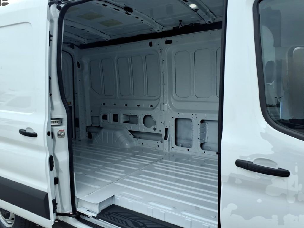 New 2026 Ford Transit 250 148 Medium Roof RWD image 9