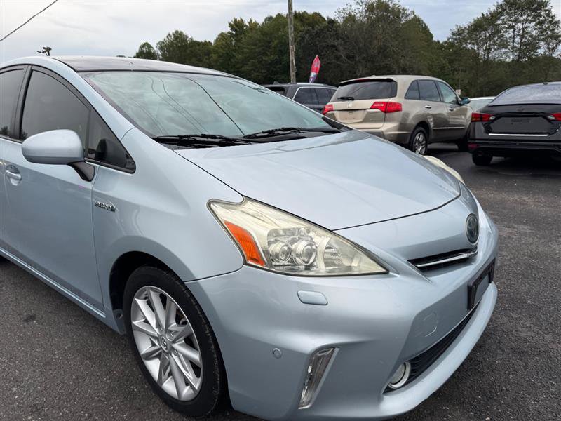 Used 2014 Toyota Prius V Five image 18