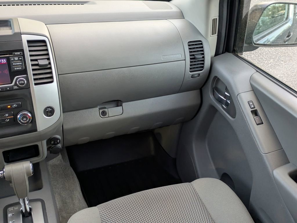 Used 2017 Nissan Frontier SV image 17