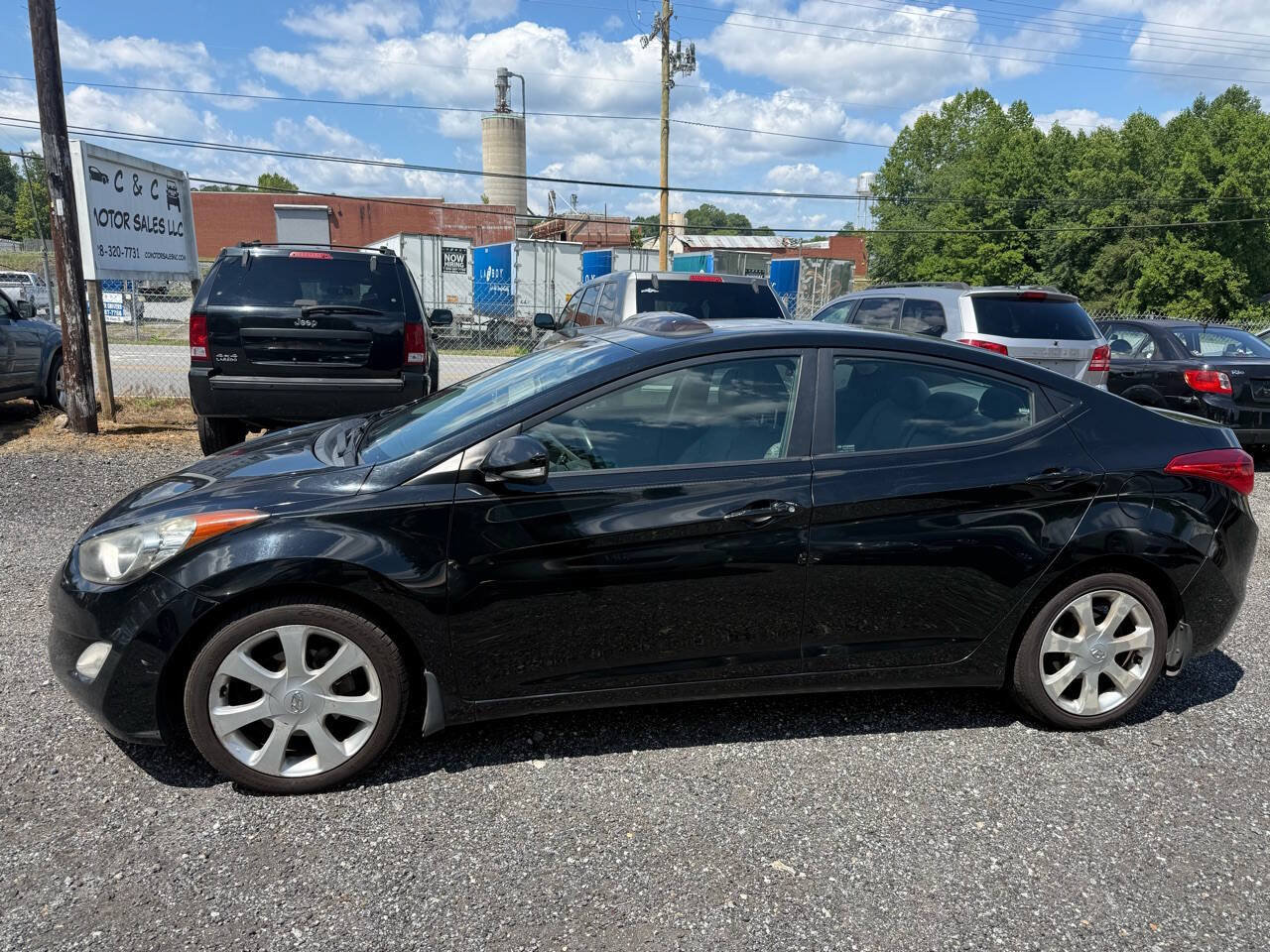 Used 2012 Hyundai Elantra Limited w/ Technology Pkg 5 FWD image 2