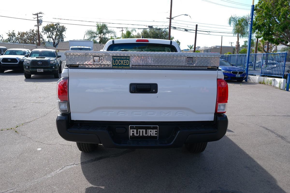 Used 2017 Toyota Tacoma SR RWD image 5