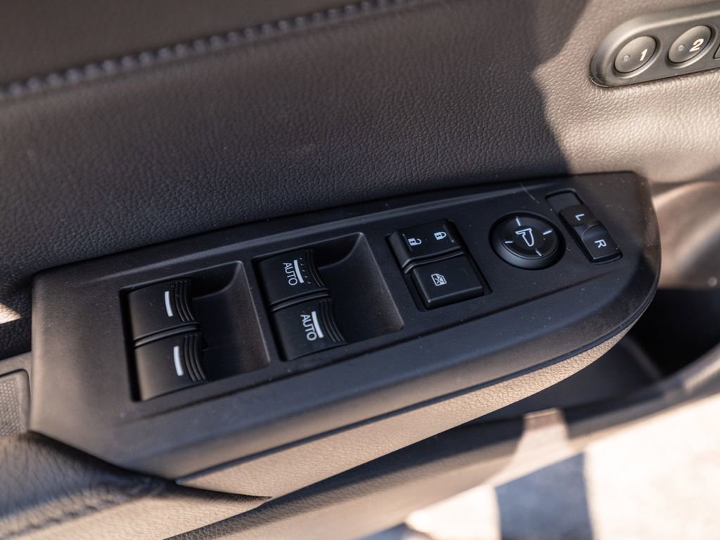 Certified 2018 Acura ILX w/ Premium Package image 25