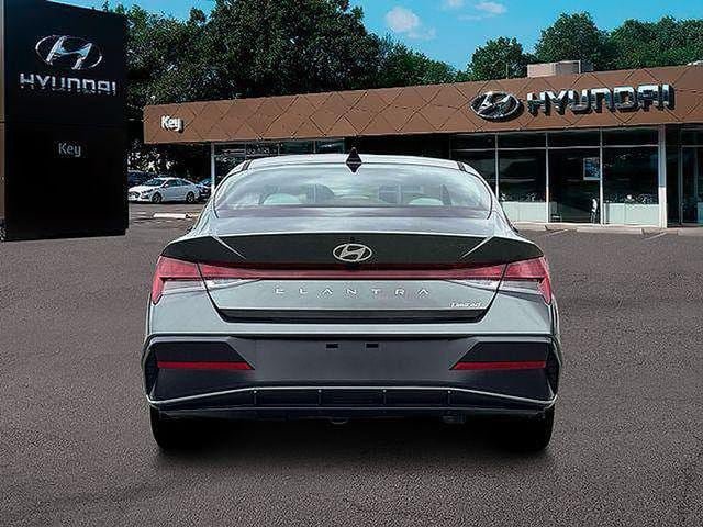 New 2026 Hyundai Elantra Limited FWD image 8
