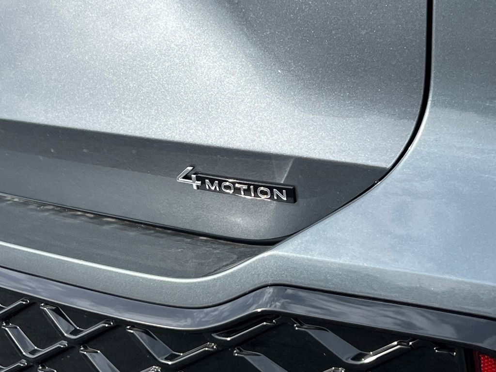 New 2026 Volkswagen Tiguan SE R-Line image 6