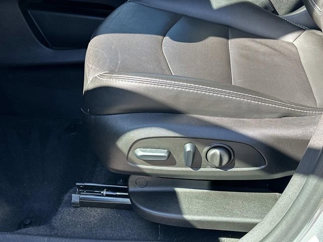 Used 2024 GMC Terrain SLT image 20