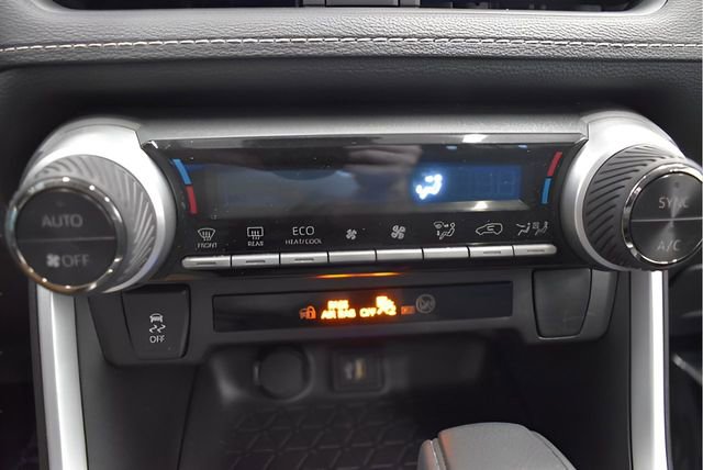 Used 2025 Toyota RAV4 LE AWD/4WD image 26