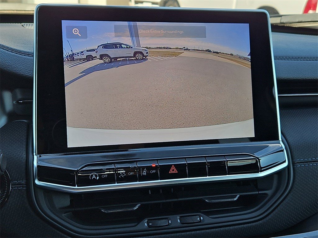 New 2026 Jeep Compass Latitude image 28