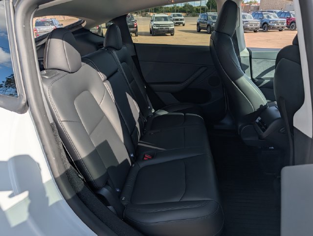 Used 2025 Tesla Model Y Long Range AWD/4WD image 22